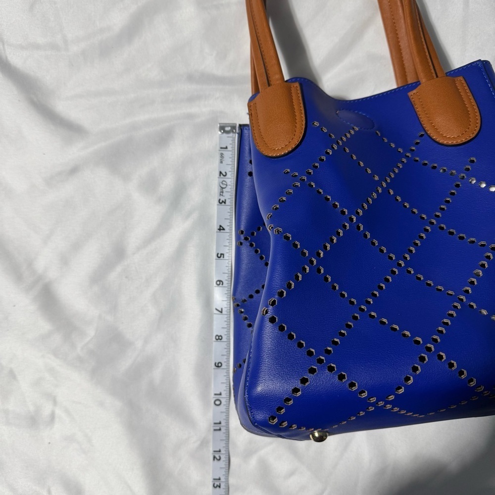 Louenhide Baby Bermuda Tote Bag Electric Blue - Picture 13 of 16